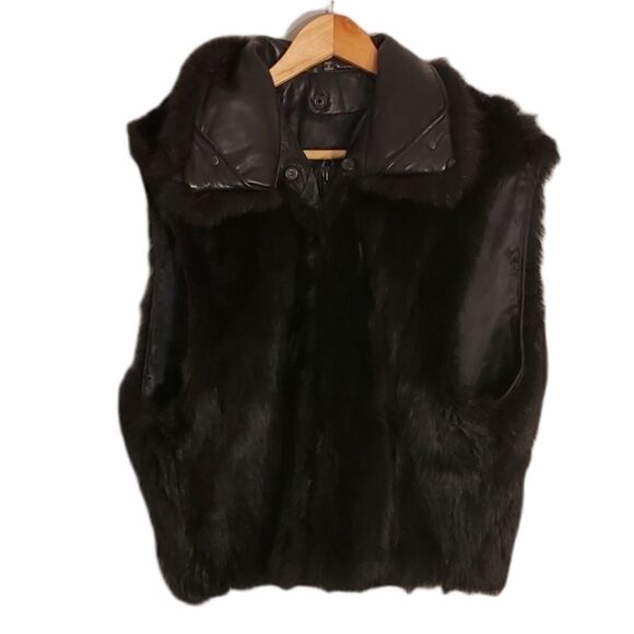 Neiman Marcus Ladies Fur Vest Size S - Picture 1 of 7